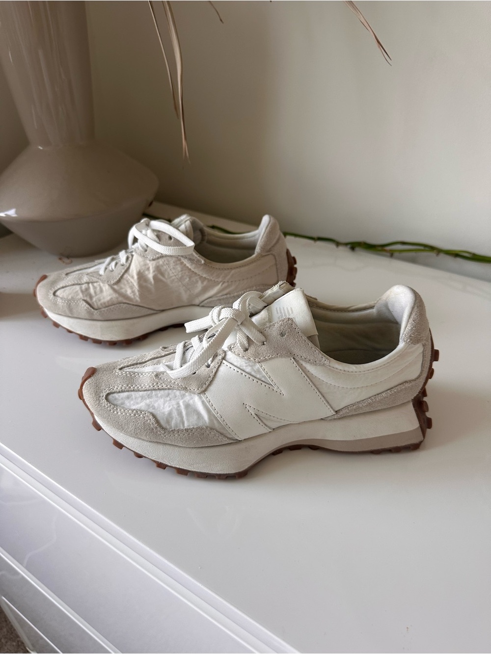 New Balance 327 Women’s Sneaker in Reflection/White size 6.5 - Picture 4 of 15